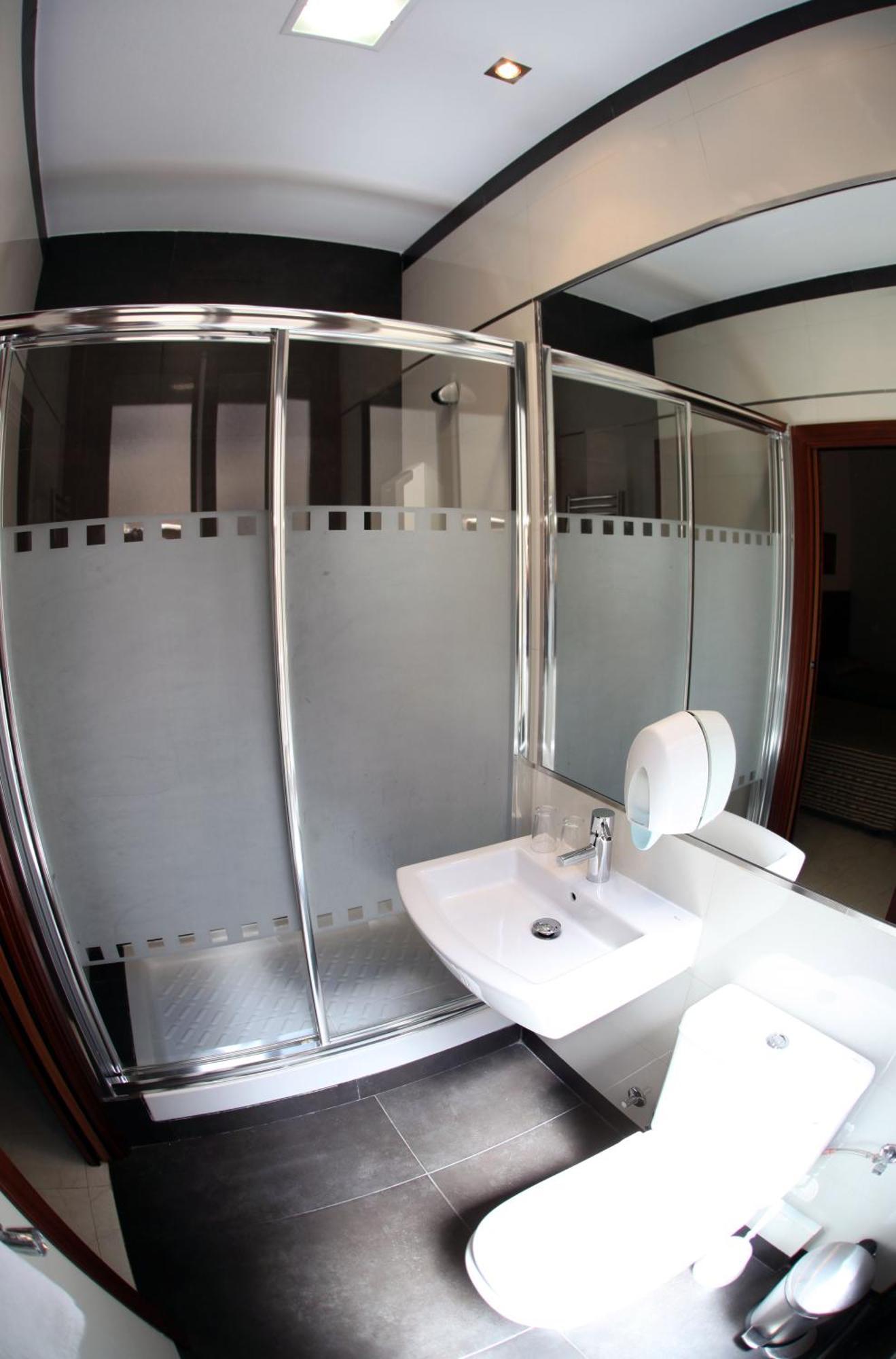 Guest house Atocha Almudena Martin 2*