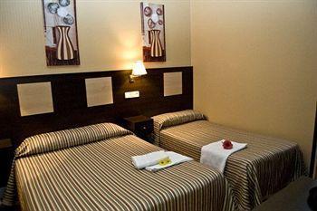 Guest house Atocha Almudena Martin 2*